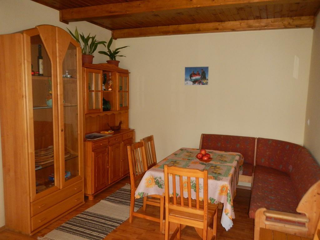 Zergeboglar Vendeghaz Villa Szilvásvárad Rom bilde